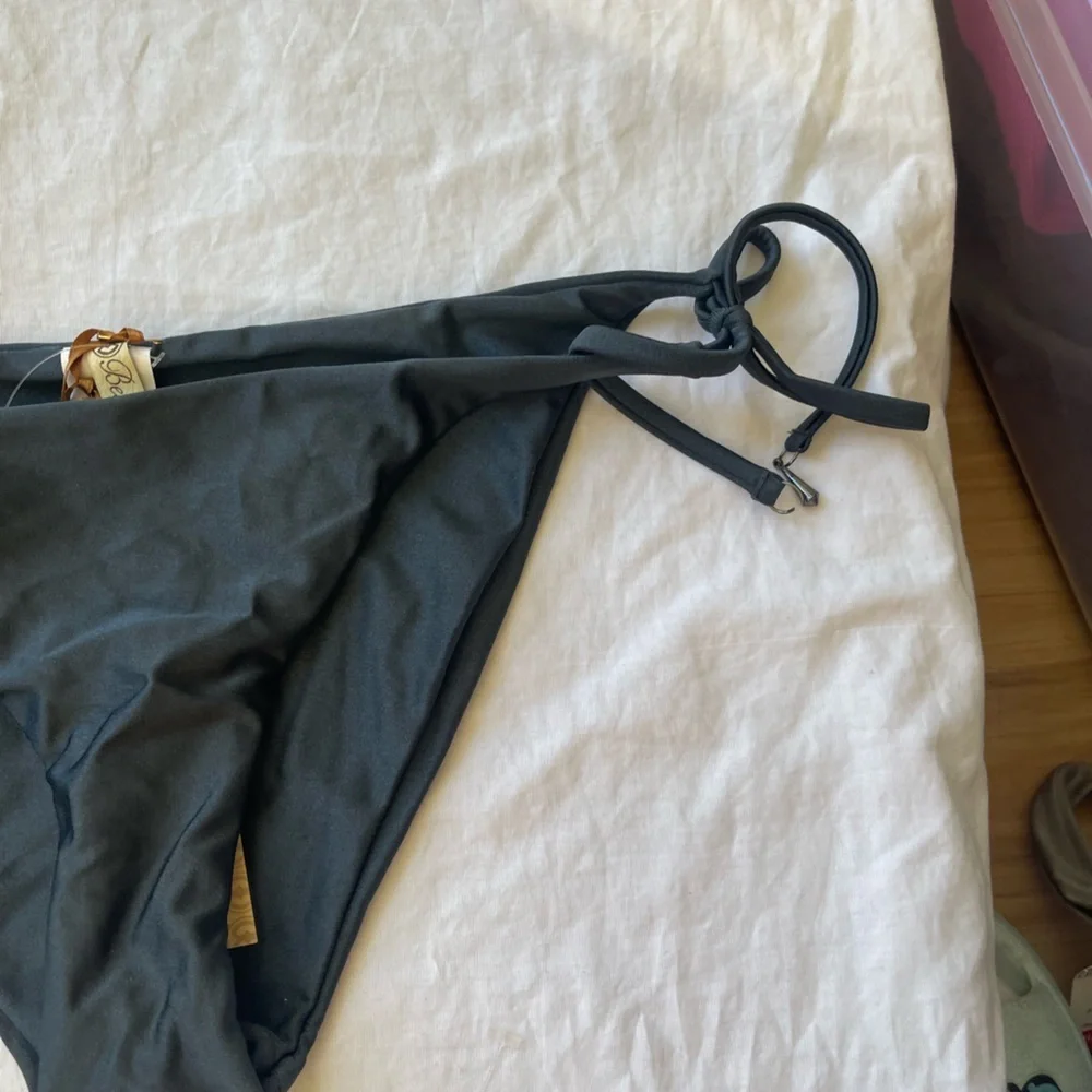 Bellissima Swarovski Crystal Bikini Bottoms Size L NEW